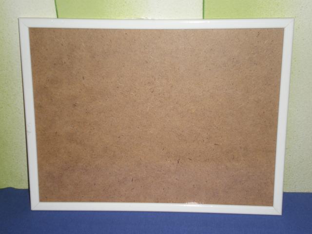 Daiktas Baltas medinis remelis nuotraukai (nuotraukos remelis)