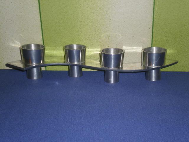 Daiktas Nerudyjancio plieno 4 zvakiu zvakide (arbatinems ir paprastoms zvakems)