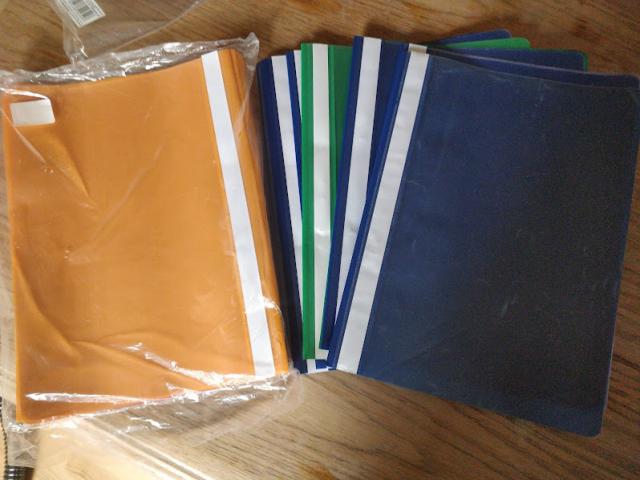 Daiktas Segtuvai su peršviečiamu viršeliu.