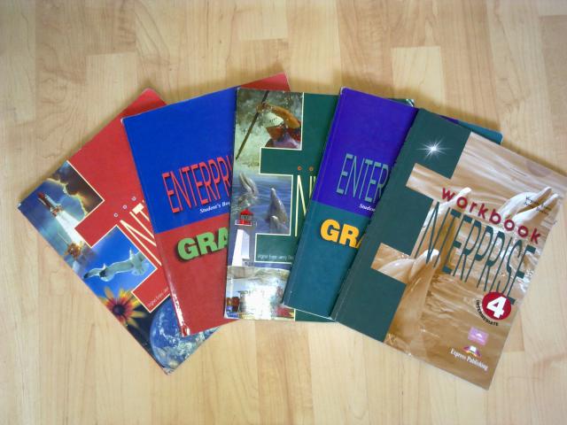 Daiktas Mainau/parduodu 10-12 klasės vadovėlius bei medžiagą ruoštis egzaminams.