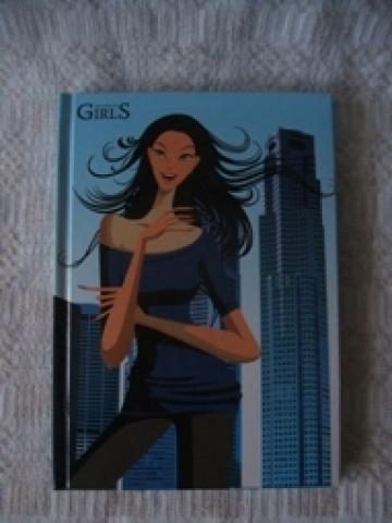 Daiktas Sąsiuvinis storu aplankalu.