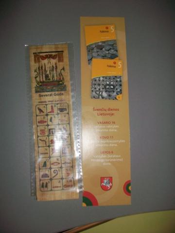 Daiktas knygu skyrtukai 