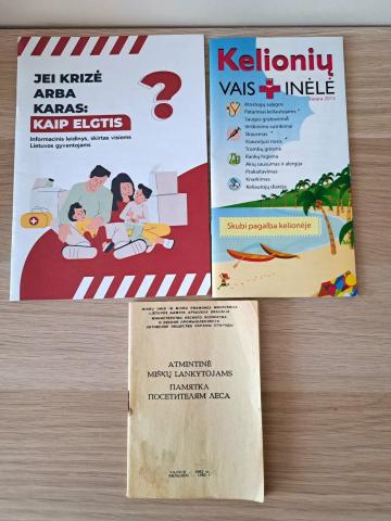 Daiktas Trys informacinės knygelės  1€