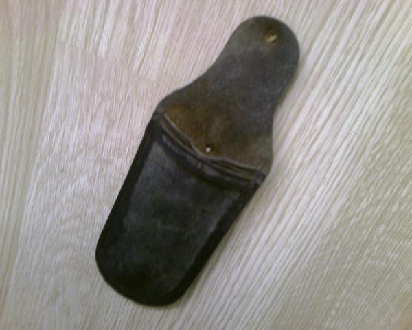 Daiktas senas dėklas (peilio) ?