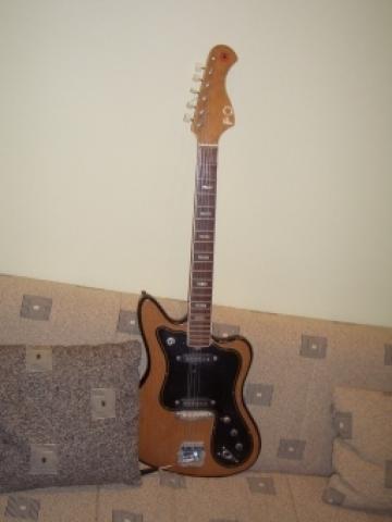 Daiktas SSRS laikų elektrinė gitara