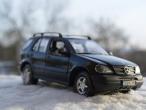 Daiktas Mercedes ml-320 modelis 1:24