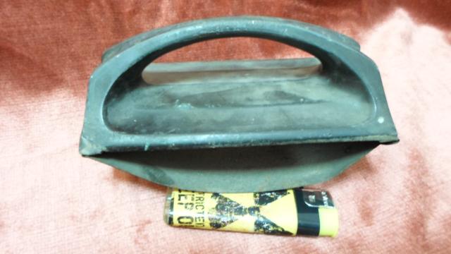 Daiktas spaustukas stampui