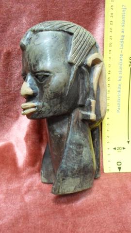 Daiktas medinis biustas 1