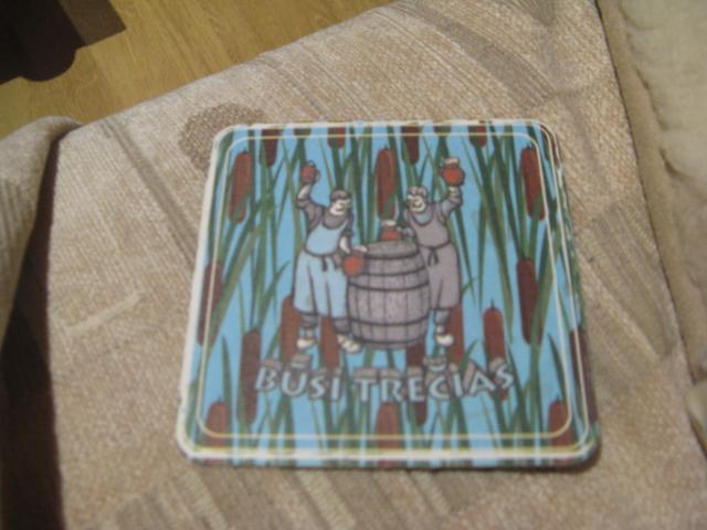 Daiktas Alaus padekliukas busi trecias1