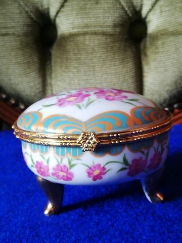 Daiktas porcelenine dezute