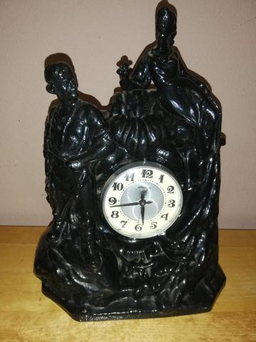 Daiktas laikrodis molnija.