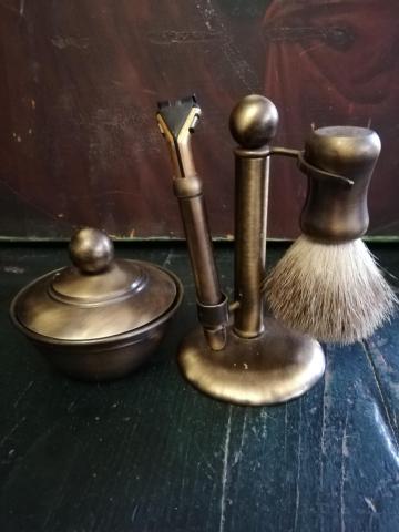 Daiktas seni skutimosi yrankei.italija