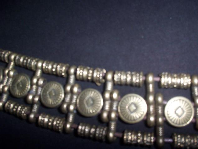 Daiktas kietas žalvario diržas