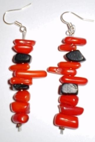 Daiktas auskarai su raudonais koralais1
