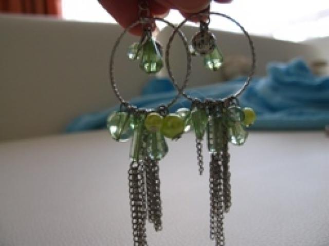 Daiktas Žali kabantys auskarai