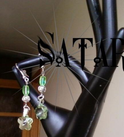 Daiktas zalios gelytes