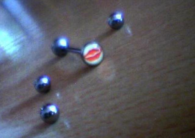 Daiktas Auskaras i liezuvi