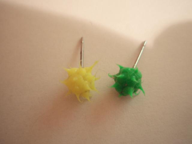 Daiktas Žalias ir geltonas auskarai