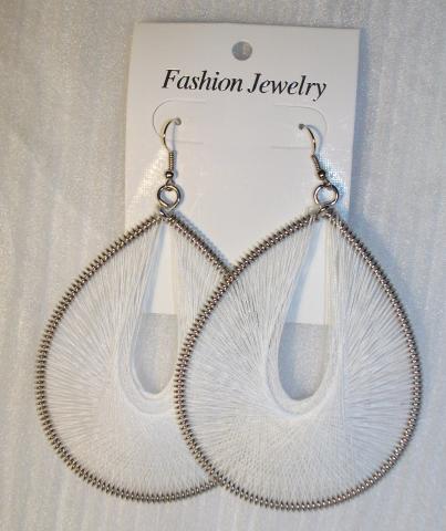 Daiktas Dideli balti auskarai