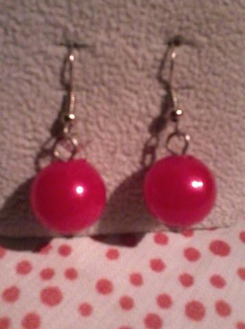 Daiktas Raudoni auskariukai