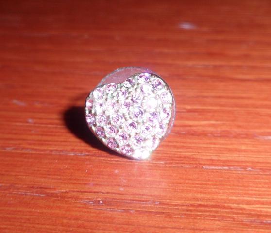 Daiktas Sirdele, bet tik viena