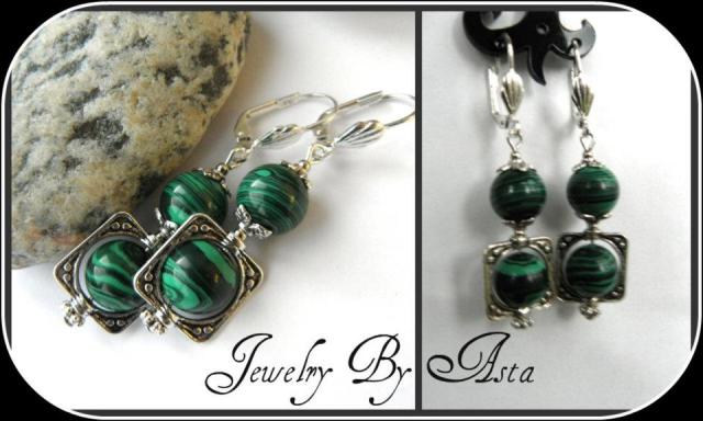 Daiktas Akmuo - Malachitas. Ilgis 5.5 cm.