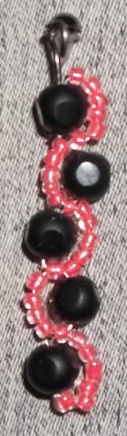 Daiktas ranku darbo auskariukas