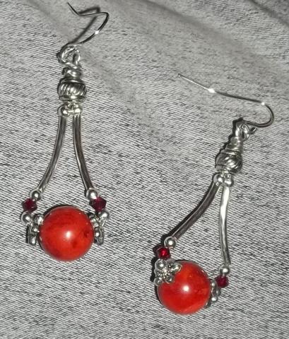 Daiktas ranku darbo auskariukas