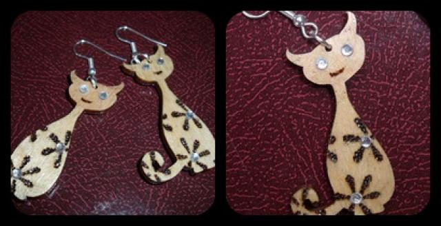 Daiktas išdeginti mediniai auskarai