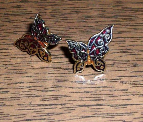 Daiktas Auskarai (drugeliai)