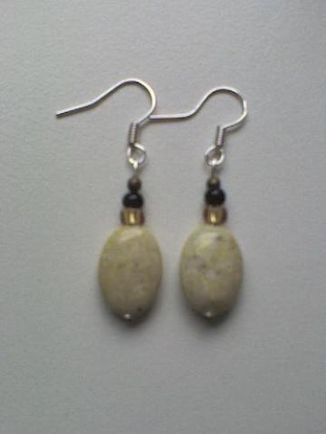 Daiktas geltoni auskarai