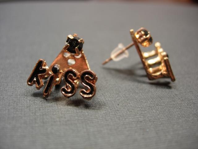 Daiktas Auskarai "Kiss" 0,50 €