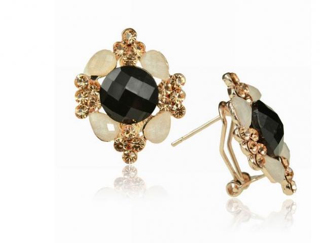 Daiktas Auksu pildyti auskarai