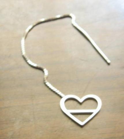 Daiktas Vienas auskaras