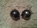 Daiktas auskarai is hematito