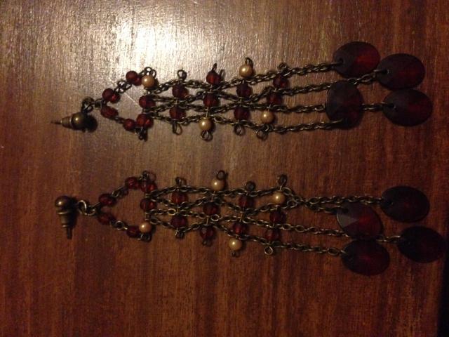 Daiktas Raudoni auskarai