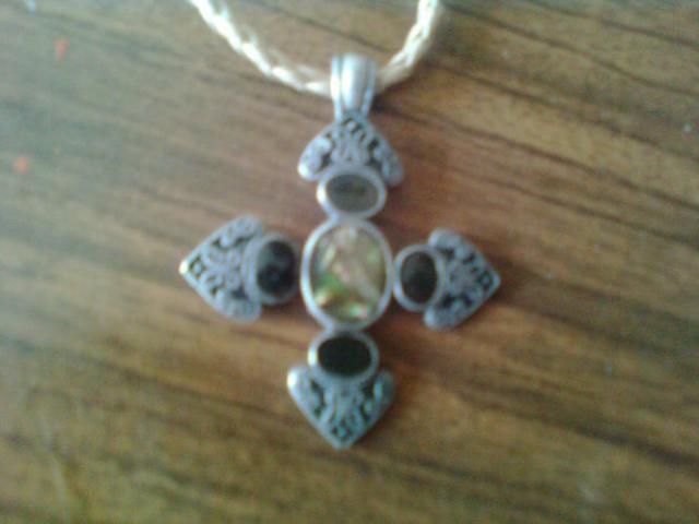 Daiktas kaklo papuošalas