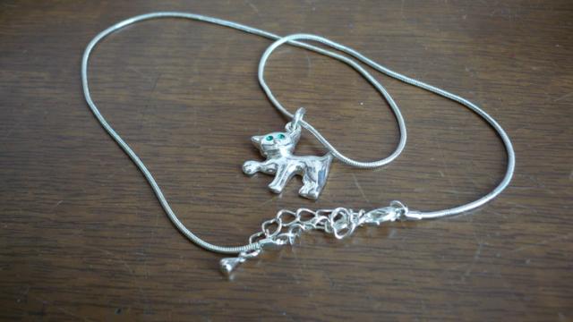 Daiktas Grandinėlė ir pakabukas Katinas