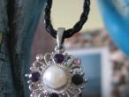 Daiktas kaklo papuošalas