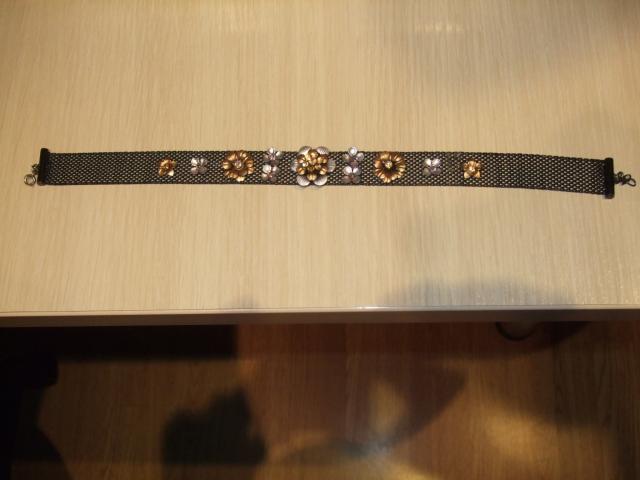 Daiktas puosnus kaklo papuosalas