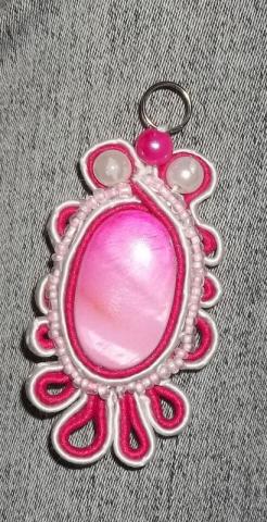 Daiktas pakabutis grandinelei