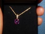 Daiktas 375 auksine grandinele su ametystu ir deimantukais