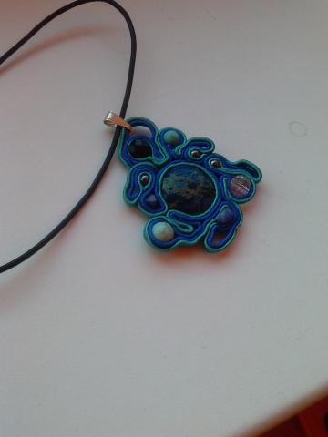 Daiktas Sutažinis pakabukas