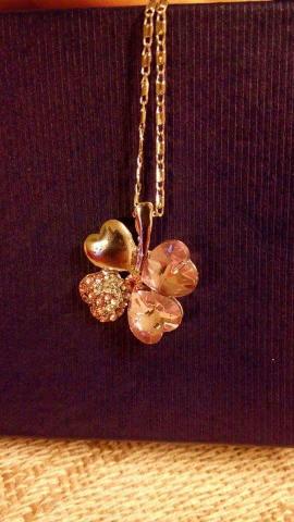 Daiktas Pakabukas širdučių dobilas su grandinėle