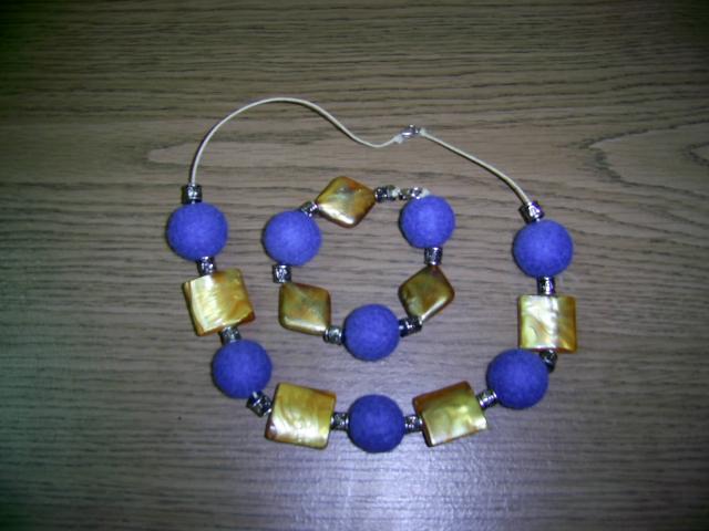 Daiktas parduodu karolius