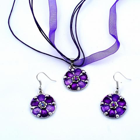 Daiktas Kaklo papuošalai