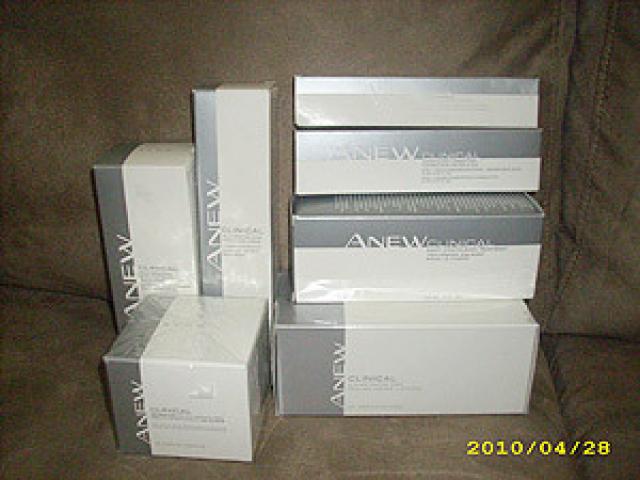 Daiktas Avon "Anew Clinical" Jauninamais veido sveitiklis