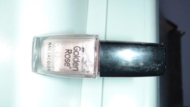 Daiktas Golden Rose nagu lakas