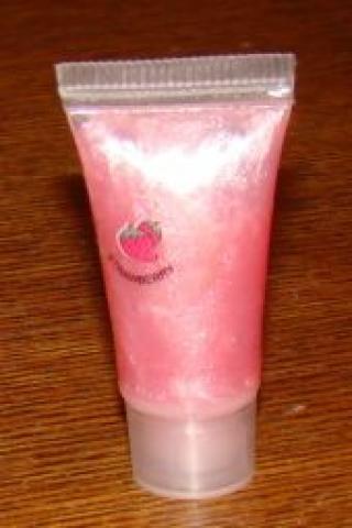 Daiktas Mažytis lūpų blizgis (PRIDEDU PRIE MAINU)