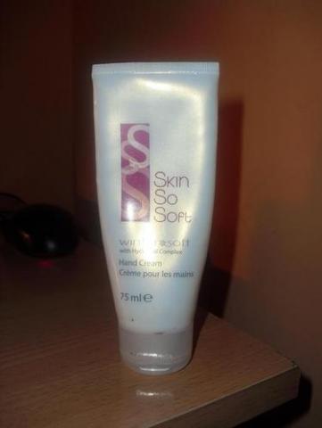 Daiktas avono rankų kremas